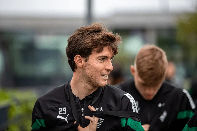 Joe Scally during a practice session with Mönchengladbach