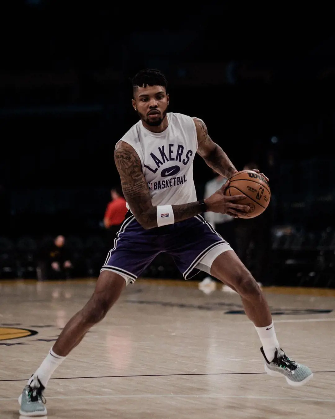 Bazemore preparing for 7 foot target while playing a match for Lakers in February 2022