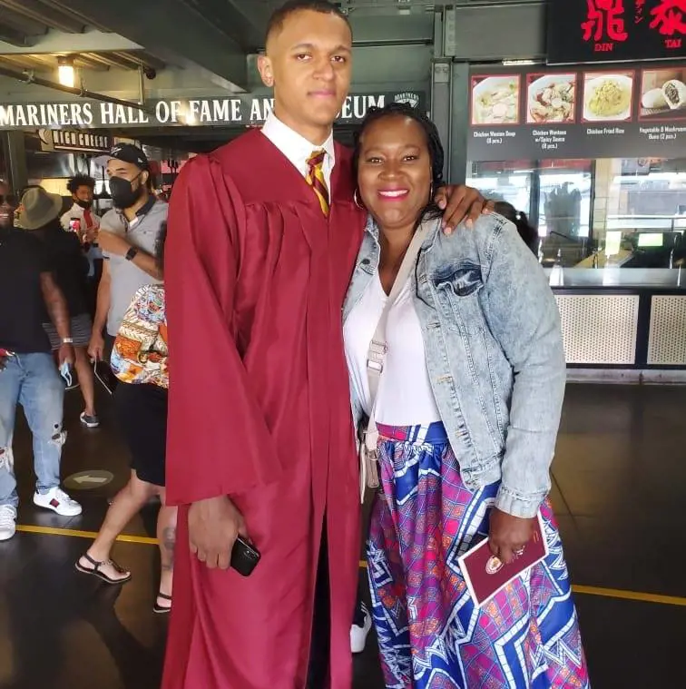 Rhonda attending his son college's graduation in 2021. 