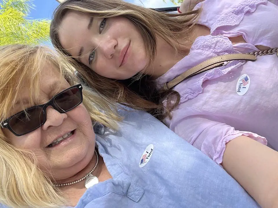 Kenin's mother and sister voted at 2022 United States election 