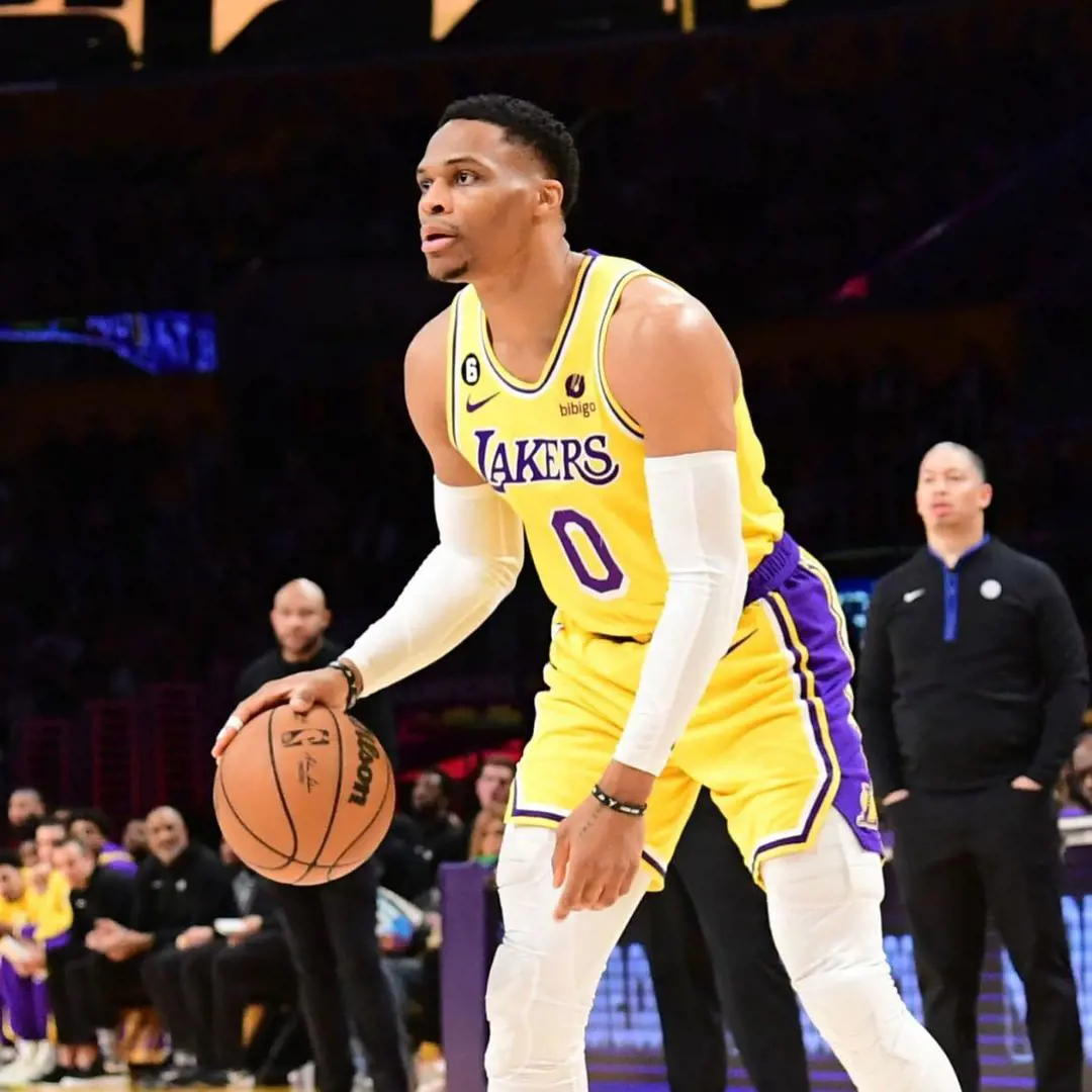 Russell Westbrook dribbling the ball during a Lakers game 