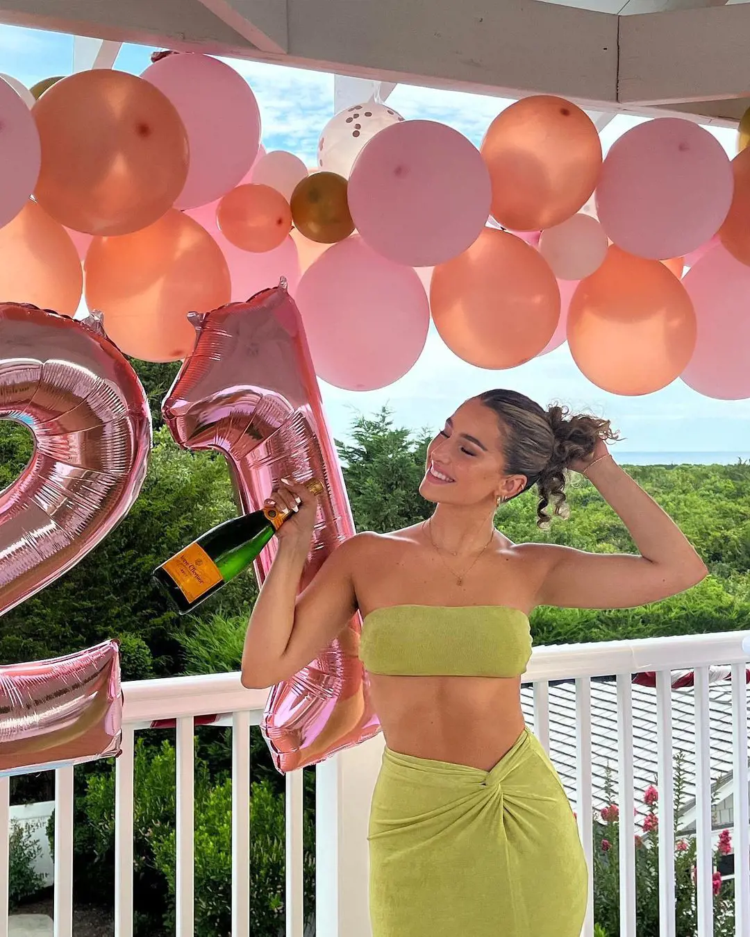 TikTok celebrity Gia celebrated her 21st birthday with her friends in August 2022