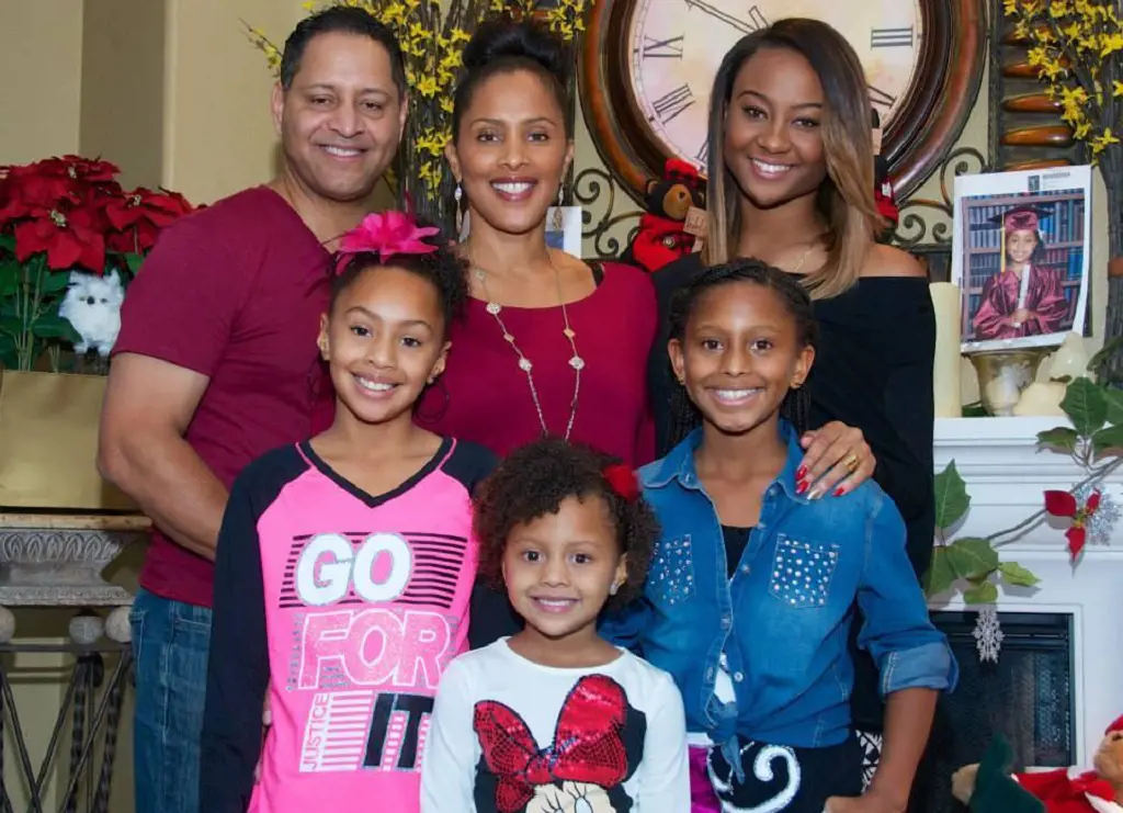 Jayda family picture when she was in her pre-teens in 2014